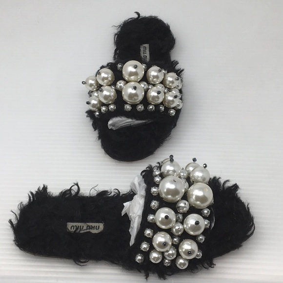 miu miu fur pearl slides